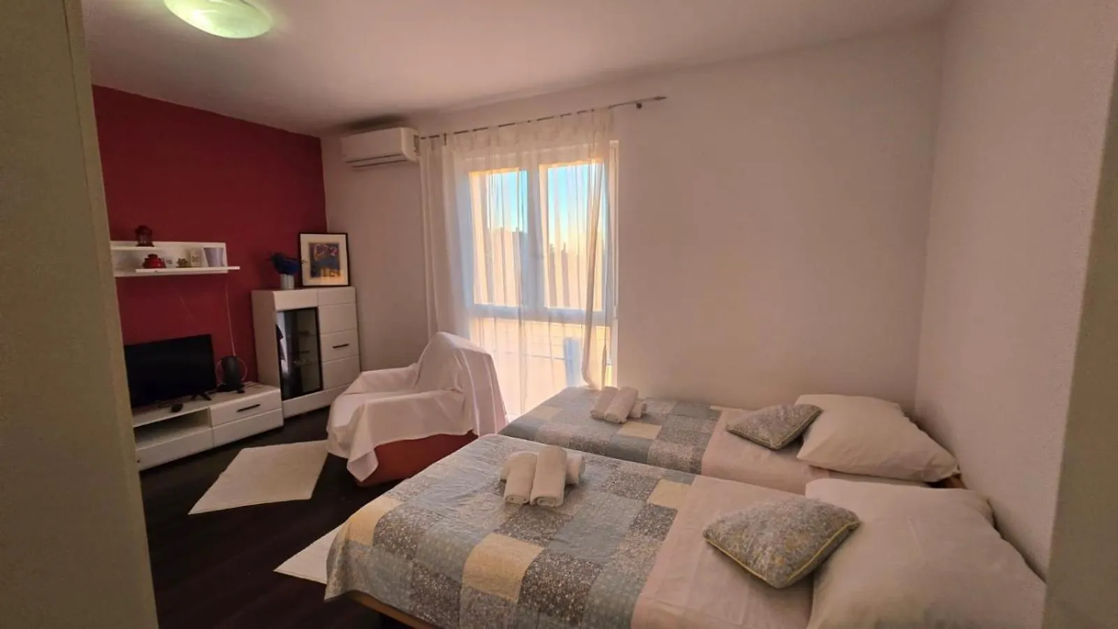 Studio Apartment Ljubica For 2 Persons 150M From The Beach Poreč