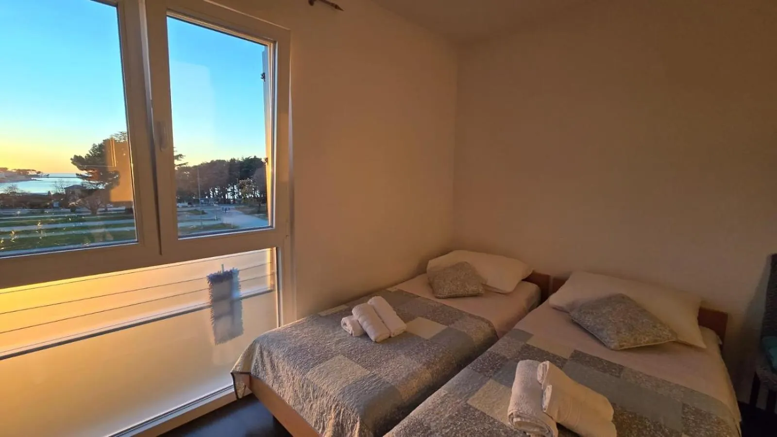 Studio Apartment Ljubica For 2 Persons 150M From The Beach Poreč